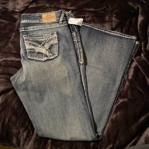 NWT Maurice’s vintage jeans.